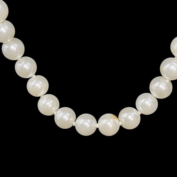 Single Strand Faux Pearl Necklace (4599) - Picture 3 of 7